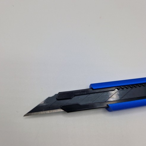 Cutter con Lama in Acciaio Inossidabile | Taglierino Professionale